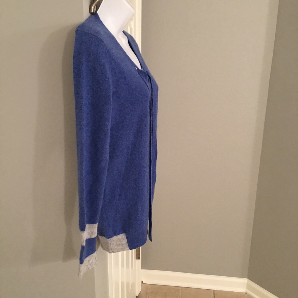 WHITE + WARREN CASHMERE SWEATER